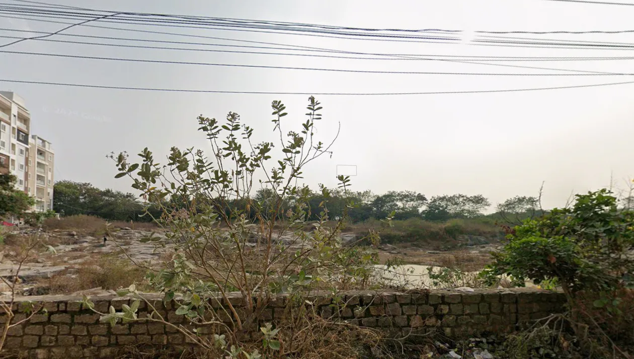 Outright 4 Acres 29 Guntas - Kondapur