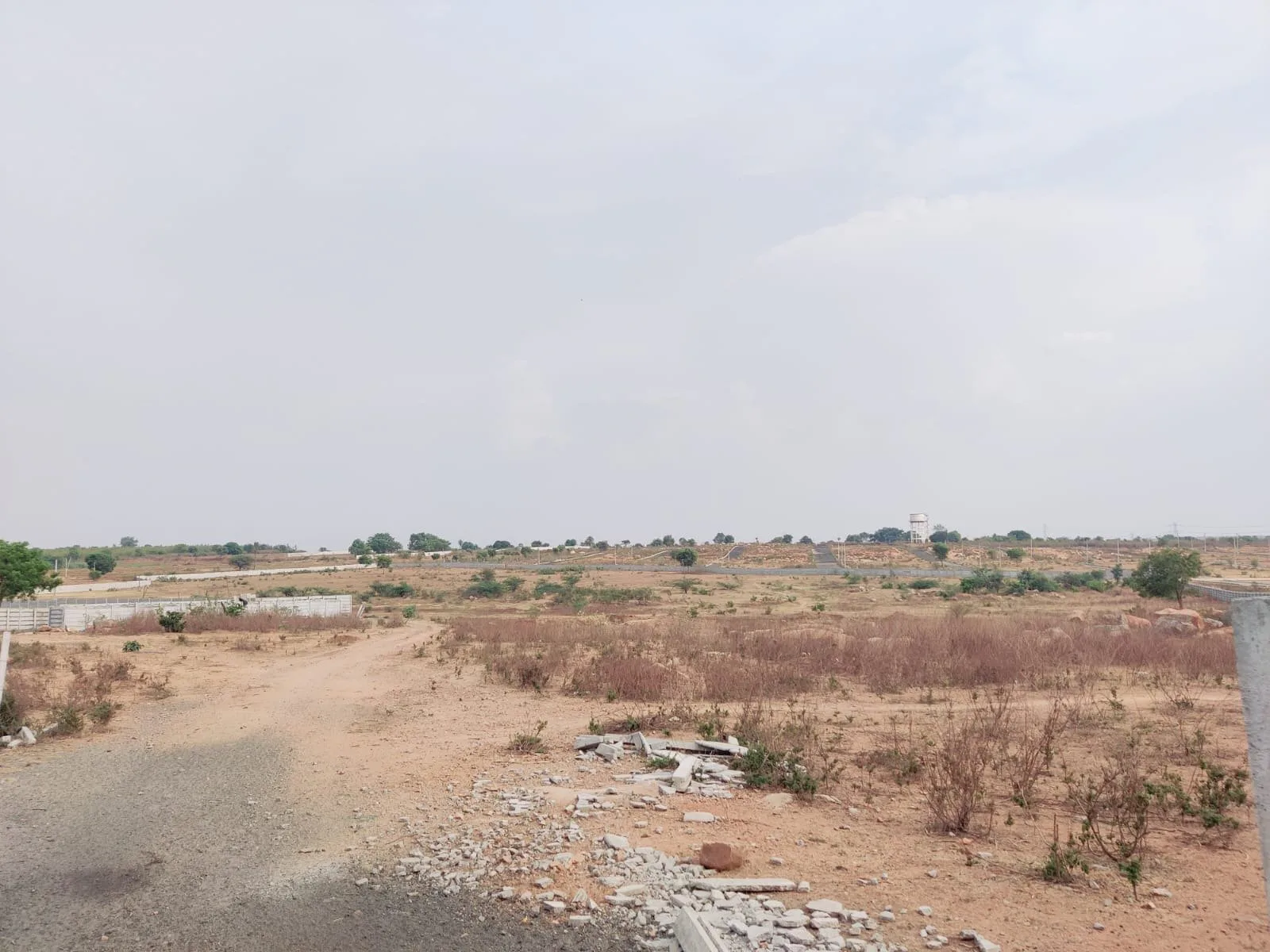 Outright 14 Acres 25 Guntas - Dooskal