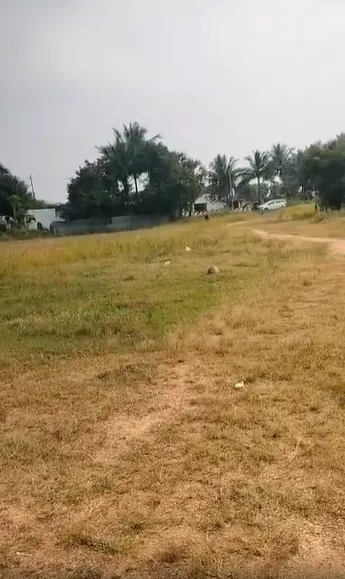 Outright 11 Acres - Kattavakkam photo 2