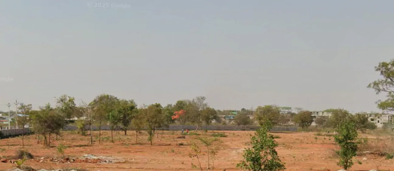 Outright 10 Acres 33 Guntas - Mankhal