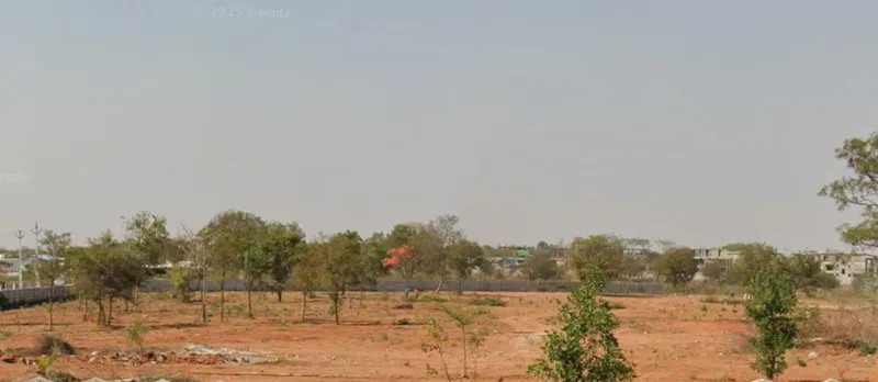 Outright 10 Acres 33 Guntas - Mankhal