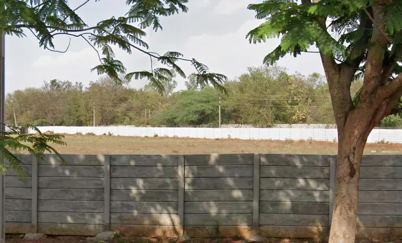 Outright 2 Acres 32 Guntas - Gollapalle Kalan
