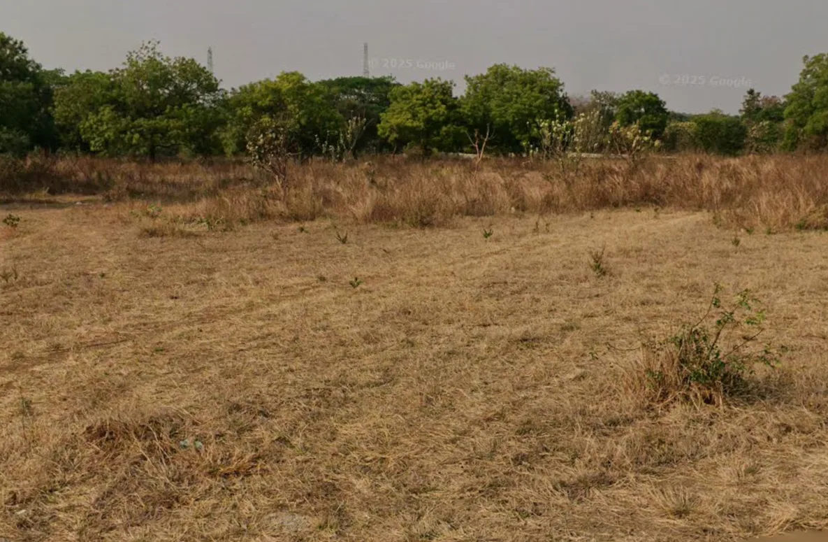 Outright 3 Acres 4 Guntas - Singapur